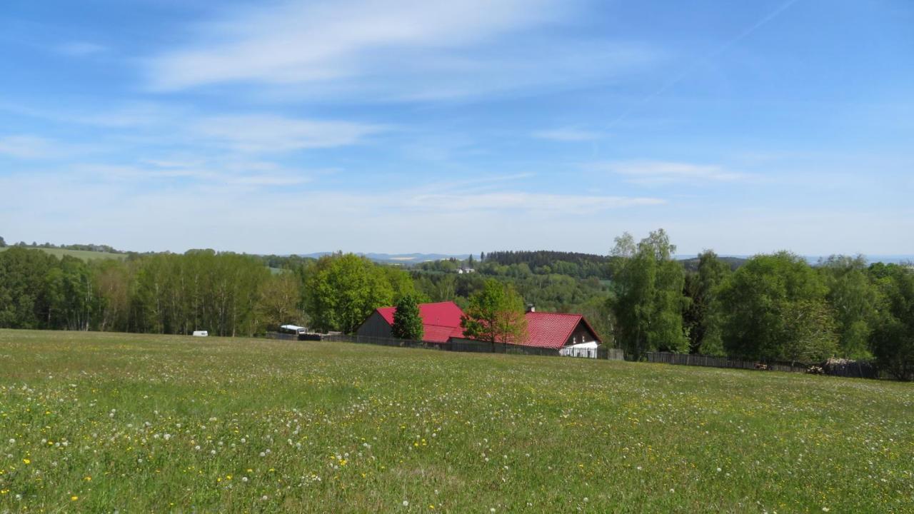 Maringotka Na Samote Na Kozi Farme Hotel Pobezovice Exterior photo
