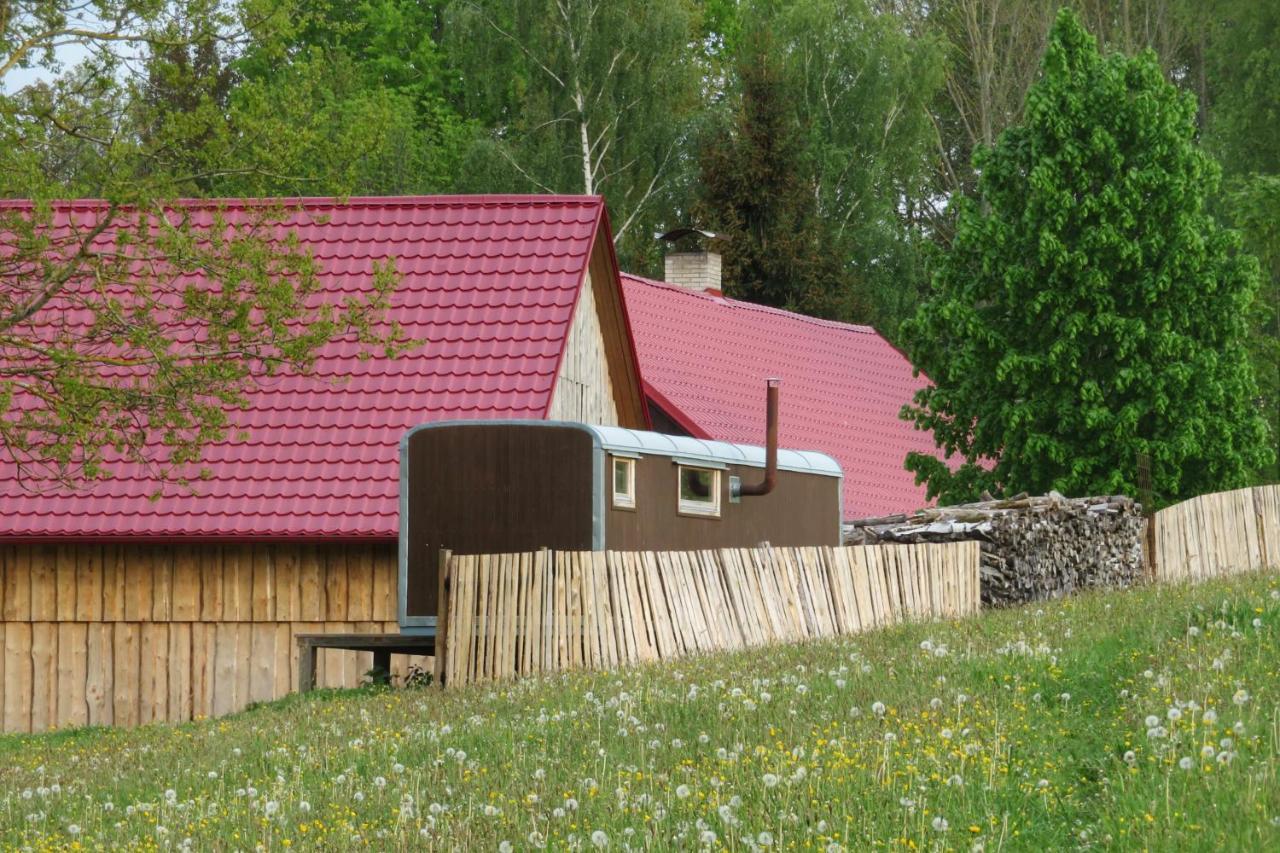 Maringotka Na Samote Na Kozi Farme Hotel Pobezovice Exterior photo